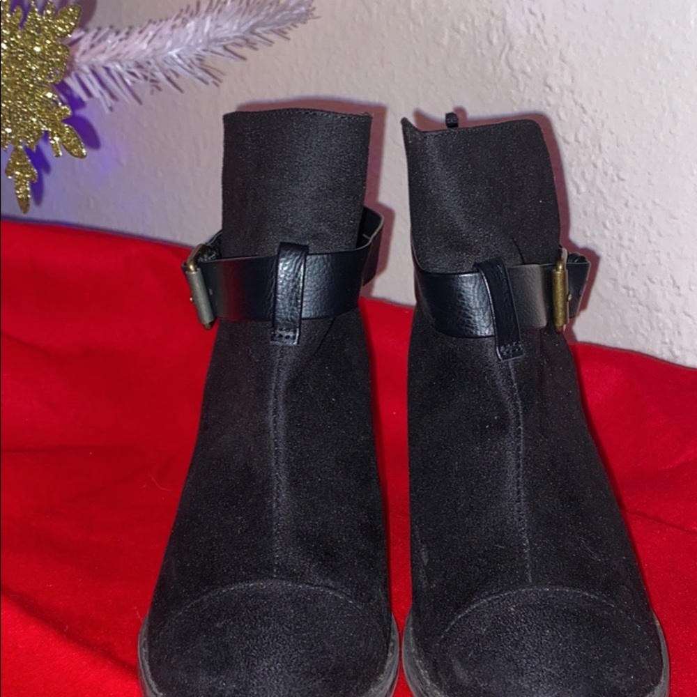 Black Booties size 8 NEW